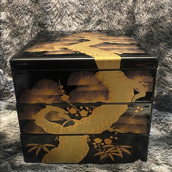 Vintage Japanese Lacquer Storage/Jewelry Box - Picture 3 of 16